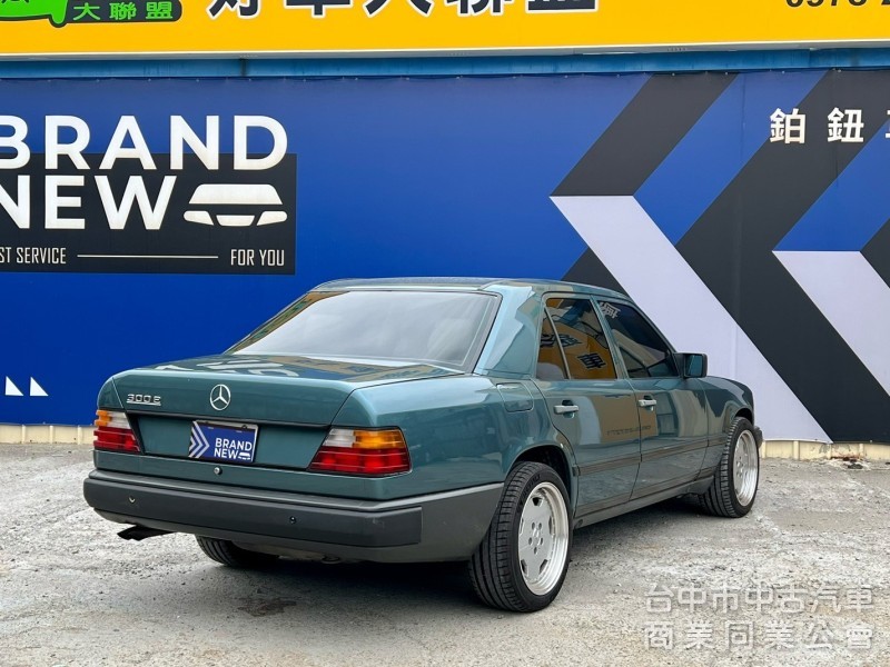 1986．BENZ．300E．綠色