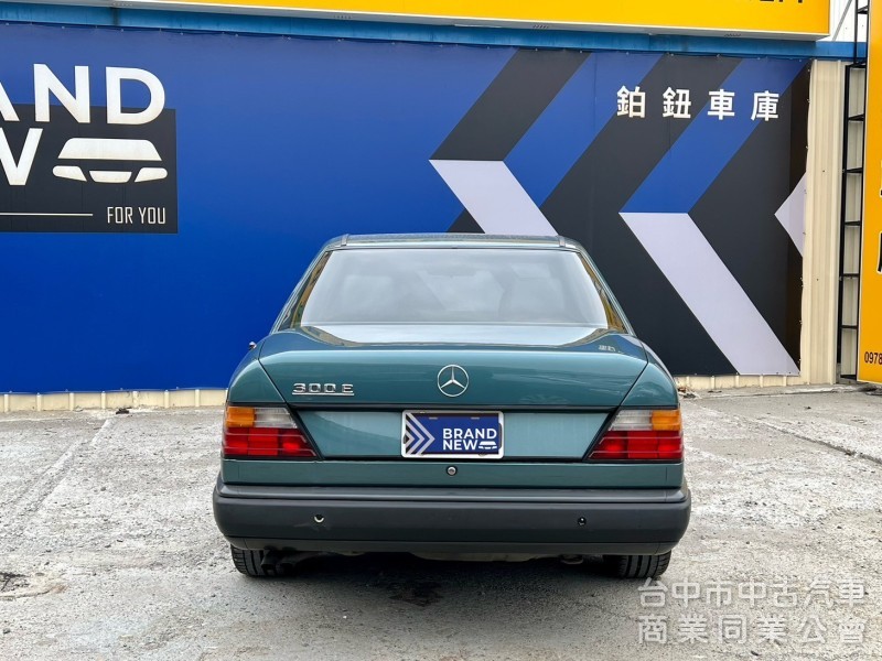 1986．BENZ．300E．綠色