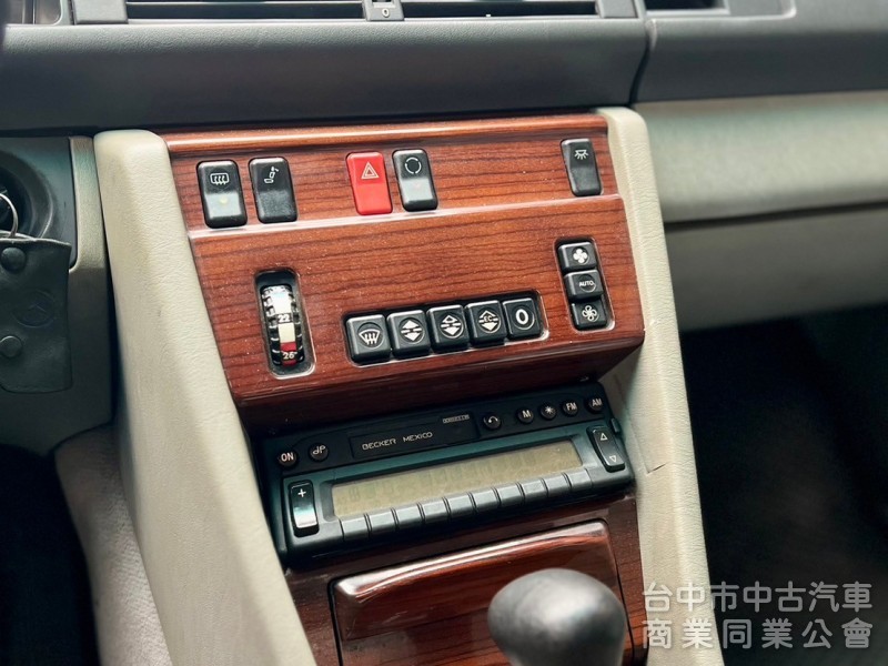 1986．BENZ．300E．綠色