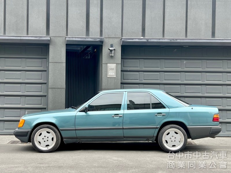 1986．BENZ．300E．綠色