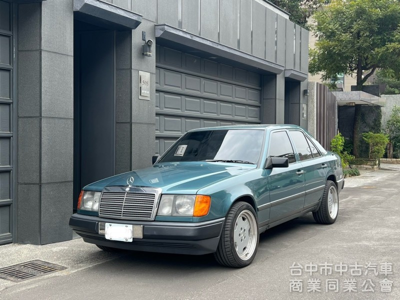 1986．BENZ．300E．綠色