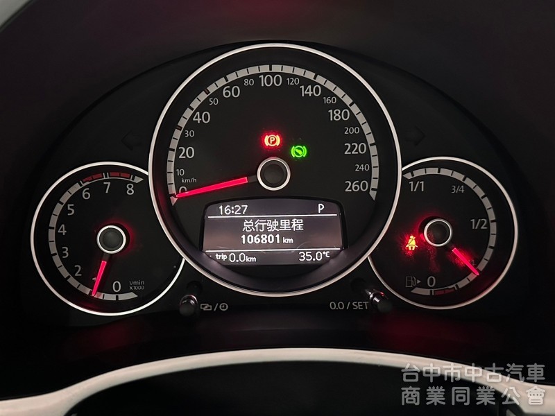 2014．VW．Beetle．白色