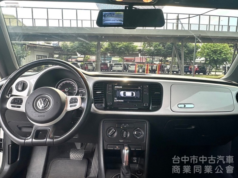 2014．VW．Beetle．白色