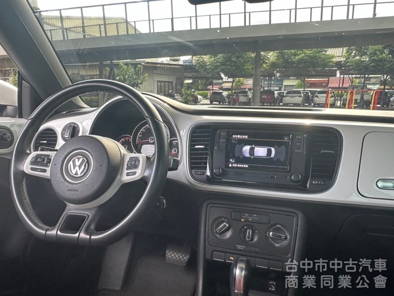 2014．VW．Beetle．白色