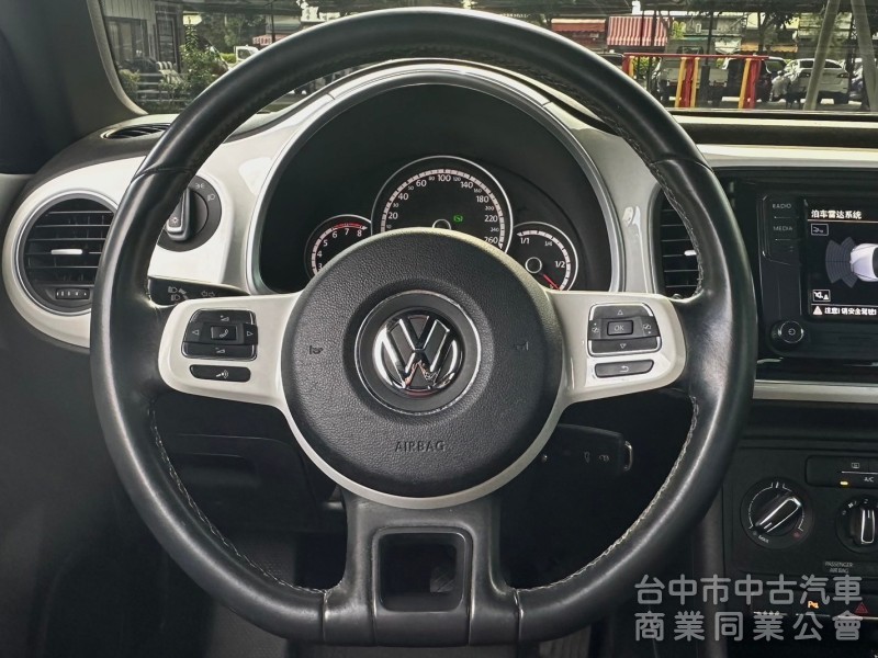 2014．VW．Beetle．白色