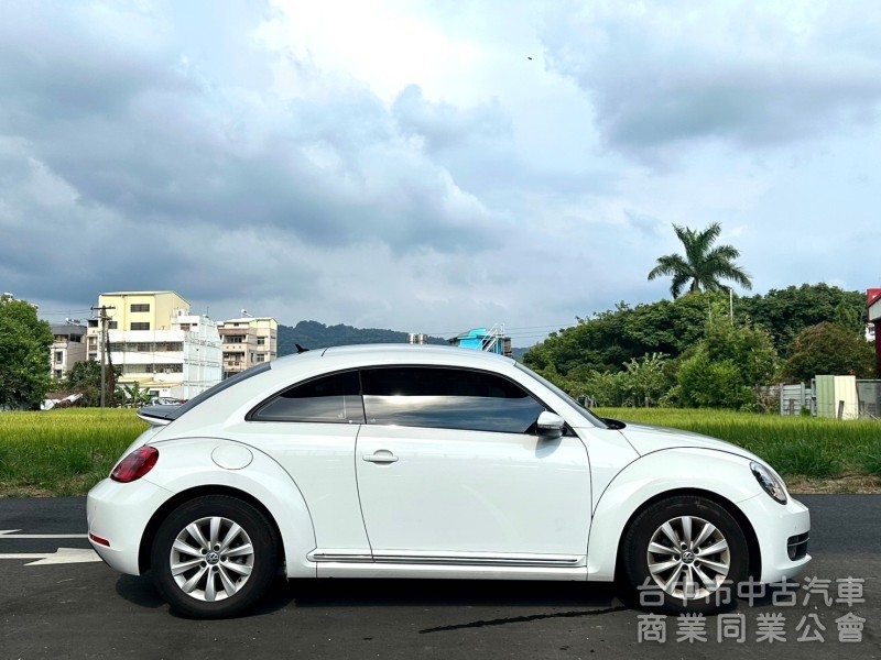 2014．VW．Beetle．白色
