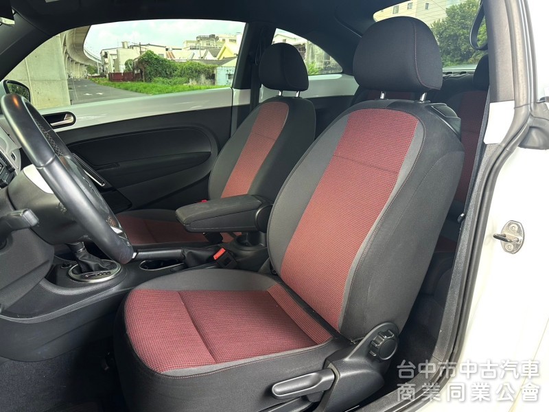 2014．VW．Beetle．白色