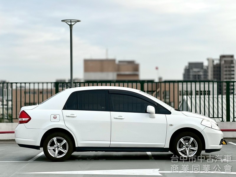 2013・Nissan・Tiida 4D・里程18.4萬