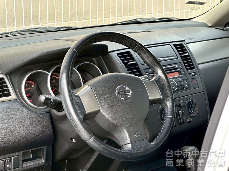 2013・Nissan・Tiida 4D・里程18.4萬