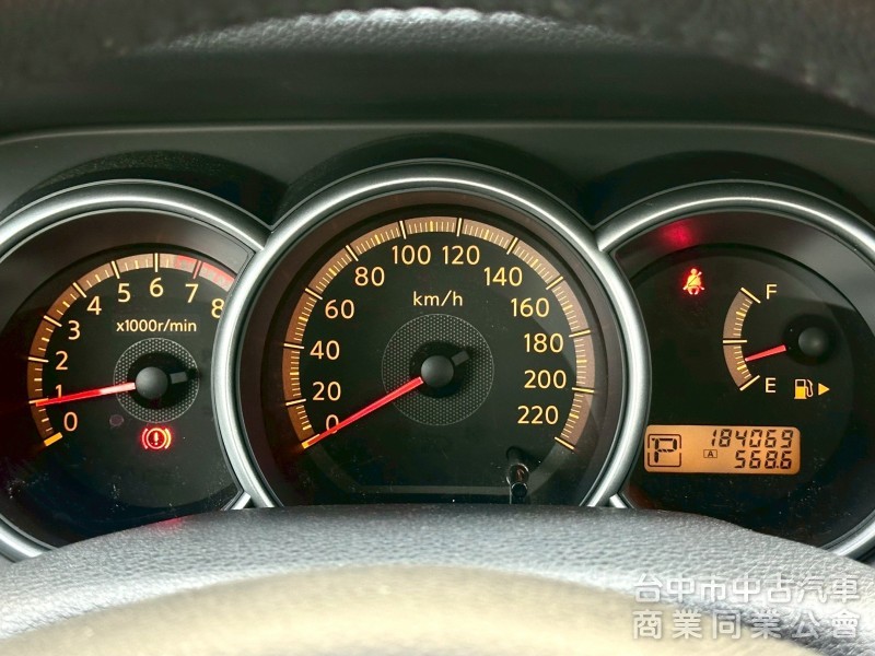 2013・Nissan・Tiida 4D・里程18.4萬