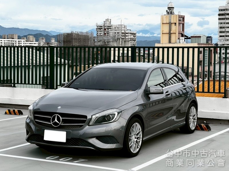 2015 A180 里程18.4萬 