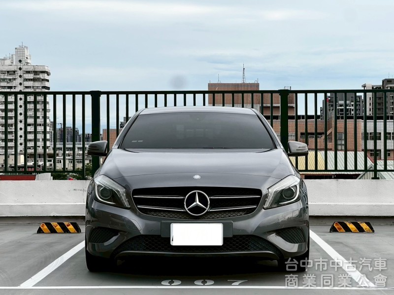 2015 A180 里程18.4萬 