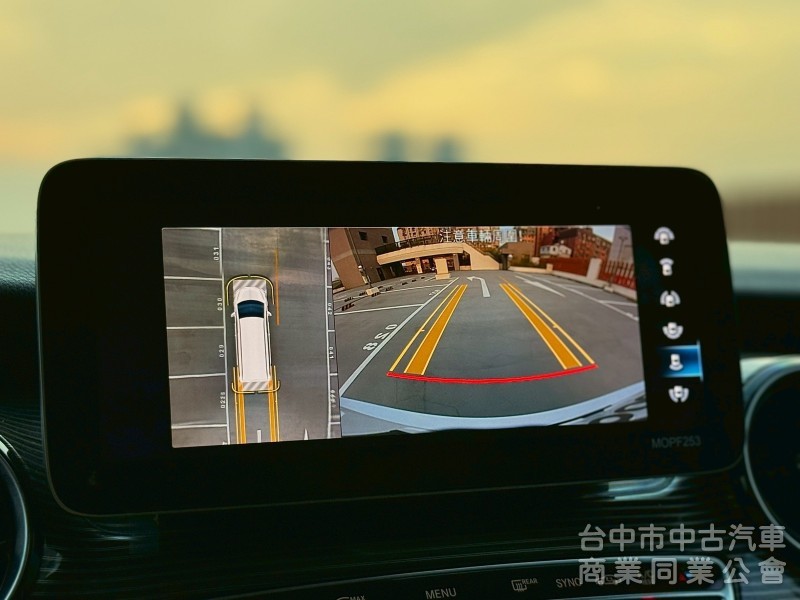 2021 V220d 里程6.3萬