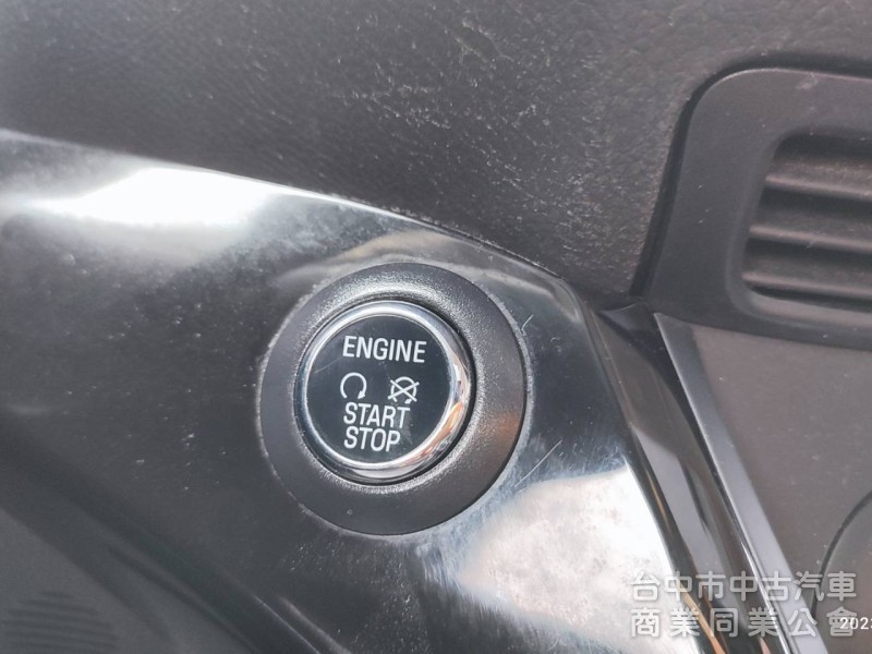 2015年FORD KUGA2.0旗艦版 新車價119.8萬 年前特惠價 原漆原版件.挑戰全台最便宜.全景天窗.