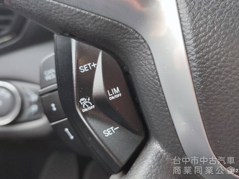 2015年FORD KUGA2.0旗艦版 新車價119.8萬 年前特惠價 原漆原版件.挑戰全台最便宜.全景天窗.
