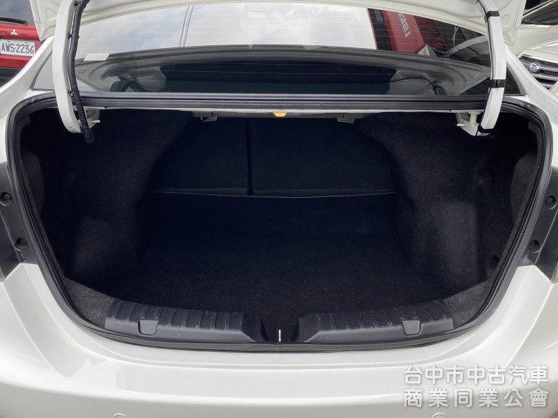 2016年 Luxgen  S3  1.6L 尊爵型 原鈑件 環景 定速 恆溫  倒車顯影 舒適安全 小資族首選代步款