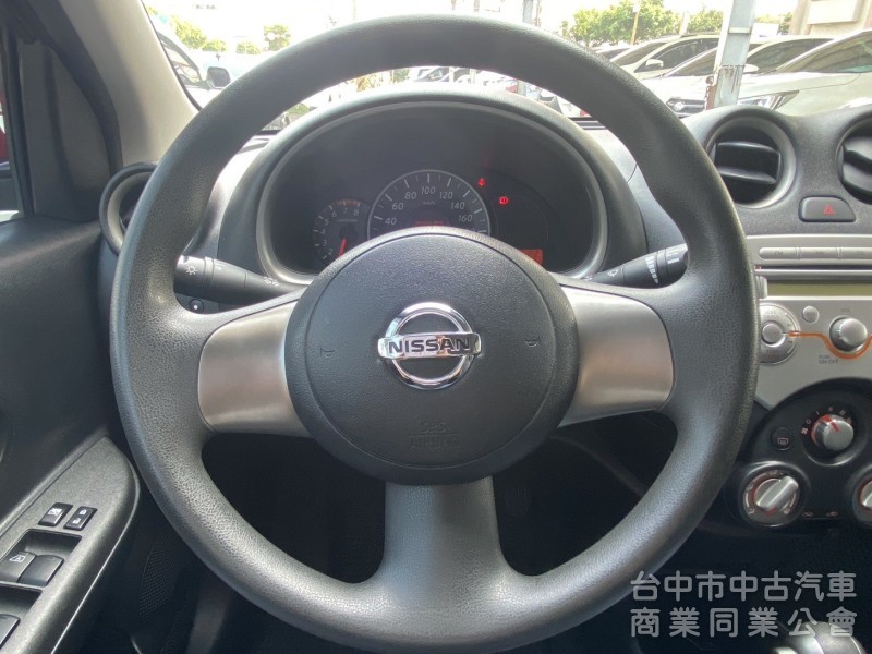 2018年 Nissan  March  1.5cc 傳奇版 原鈑件 外型圓潤可愛 小巧靈活 寬敞空間 最貼心的都市小車