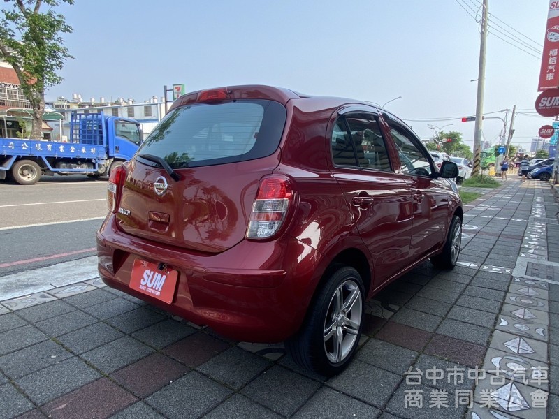 2018年 Nissan  March  1.5cc 傳奇版 原鈑件 外型圓潤可愛 小巧靈活 寬敞空間 最貼心的都市小車