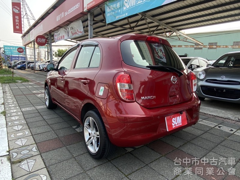 2018年 Nissan  March  1.5cc 傳奇版 原鈑件 外型圓潤可愛 小巧靈活 寬敞空間 最貼心的都市小車