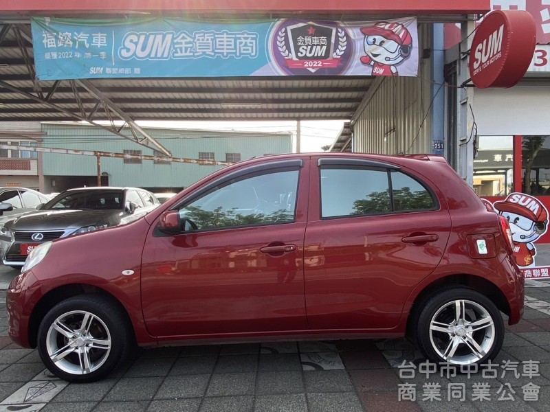 2018年 Nissan  March  1.5cc 傳奇版 原鈑件 外型圓潤可愛 小巧靈活 寬敞空間 最貼心的都市小車