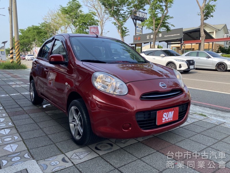 2018年 Nissan  March  1.5cc 傳奇版 原鈑件 外型圓潤可愛 小巧靈活 寬敞空間 最貼心的都市小車