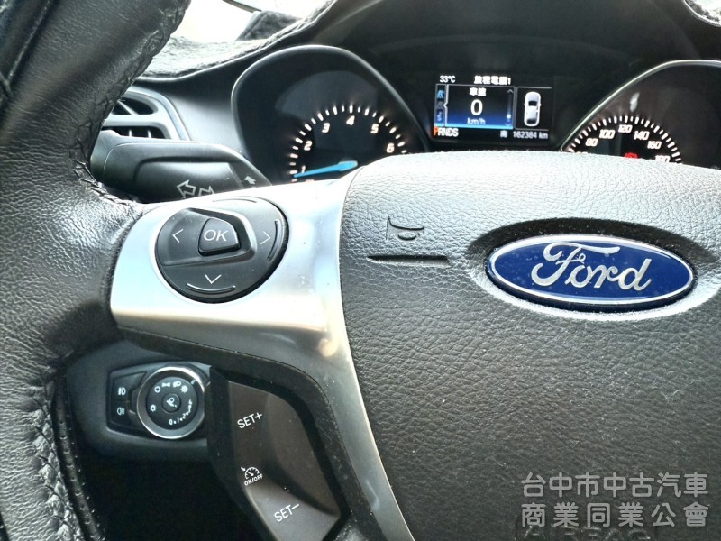 2013年 FORD KUGA 1.6 時尚經典型 原鈑件 全景天窗 電尾門 渦輪增壓 舒適與安全性兼具運動休旅