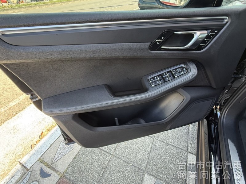 2015年式 保時捷 Macan S 2.0T 總代理 認證車 只跑11萬公里 奢豪霸氣 高貴不貴 免百萬輕鬆入主