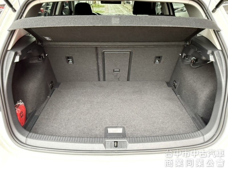 2015年 福斯  GOLF  1.4  TSI  渦輪增壓 恆溫 I-Key 省油省稅 大馬力 適合小家庭首選車款