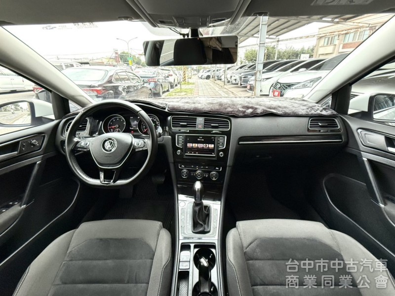 2015年 福斯  GOLF  1.4  TSI  渦輪增壓 恆溫 I-Key 省油省稅 大馬力 適合小家庭首選車款