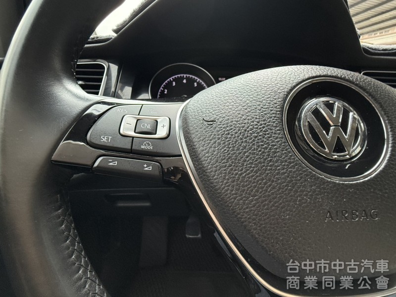 2015年 福斯  GOLF  1.4  TSI  渦輪增壓 恆溫 I-Key 省油省稅 大馬力 適合小家庭首選車款