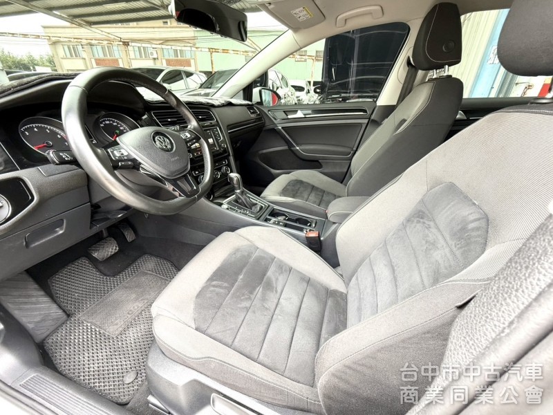 2015年 福斯  GOLF  1.4  TSI  渦輪增壓 恆溫 I-Key 省油省稅 大馬力 適合小家庭首選車款