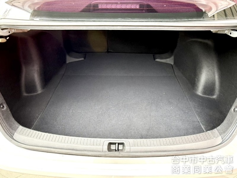 2021 TOYOTA  Altis 1.8 經典型 僅跑3萬公里 ACC跟車 定速 車道偏離 漂亮認證車 經典不敗神A