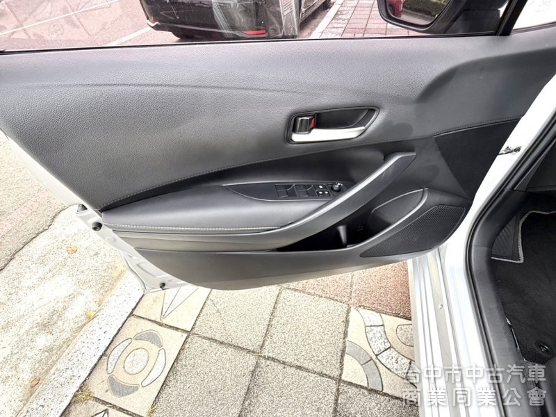 2021 TOYOTA  Altis 1.8 經典型 僅跑3萬公里 ACC跟車 定速 車道偏離 漂亮認證車 經典不敗神A