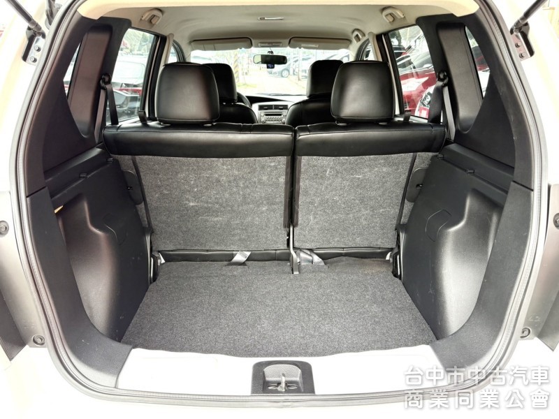 2015年 Nissan LIVINA 1.6 行家版 里程少 車頂旅行架 內外極美 舒適空間 全家人愉悅出遊的好選擇