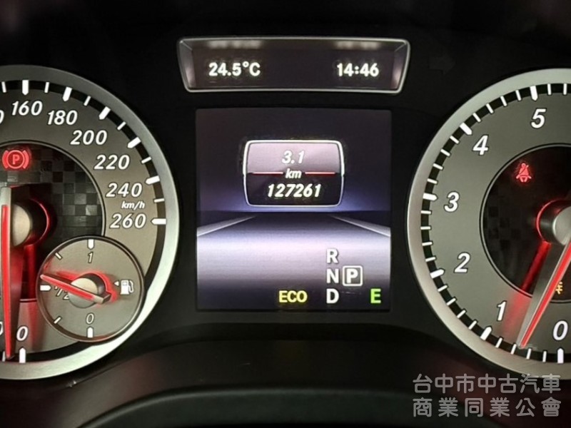 2015年式 M-Benz 總代理 A200 1.6 原鈑件 電動跑車座椅  全景天窗 外型時尚 小姊姊們的最愛款 