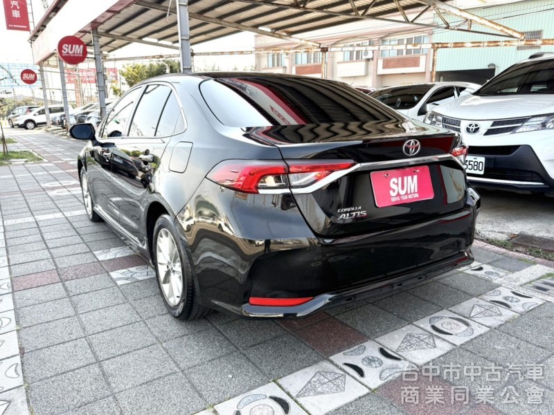2022年 Toyota Altis 1.8 豪華型 僅跑1萬公里 原廠保固中 原鈑件 ACC 恆溫 定速 國產熱銷車款