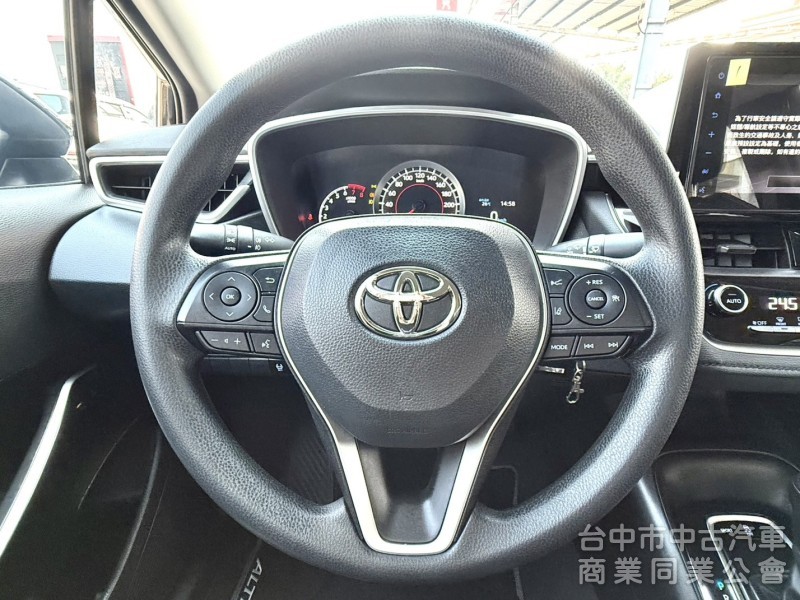 2022年 Toyota Altis 1.8 豪華型 僅跑1萬公里 原廠保固中 原鈑件 ACC 恆溫 定速 國產熱銷車款