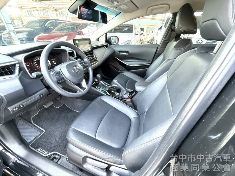 2022年 Toyota Altis 1.8 豪華型 僅跑1萬公里 原廠保固中 原鈑件 ACC 恆溫 定速 國產熱銷車款