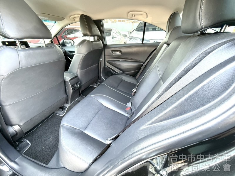 2022年 Toyota Altis 1.8 豪華型 僅跑1萬公里 原廠保固中 原鈑件 ACC 恆溫 定速 國產熱銷車款