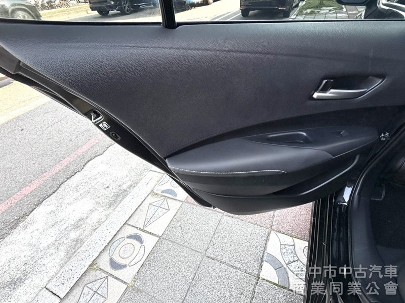 2022年 Toyota Altis 1.8 豪華型 僅跑1萬公里 原廠保固中 原鈑件 ACC 恆溫 定速 國產熱銷車款