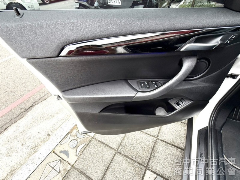 2020年式 BMW  X2 sDrive 18i M-Sport 總代理 原鈑件 僅跑6萬 稀有釋出 德系進口跨界休旅