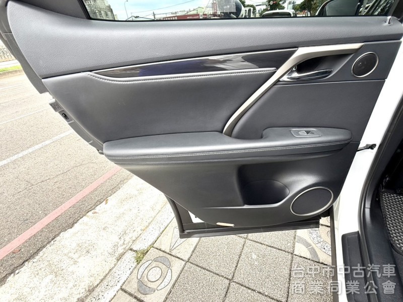 2021年式 Lexus RX 300 頂級版 2.0 原鈑件 僅跑5萬 電動天窗 電動座椅 ACC跟車 極致運動休旅車