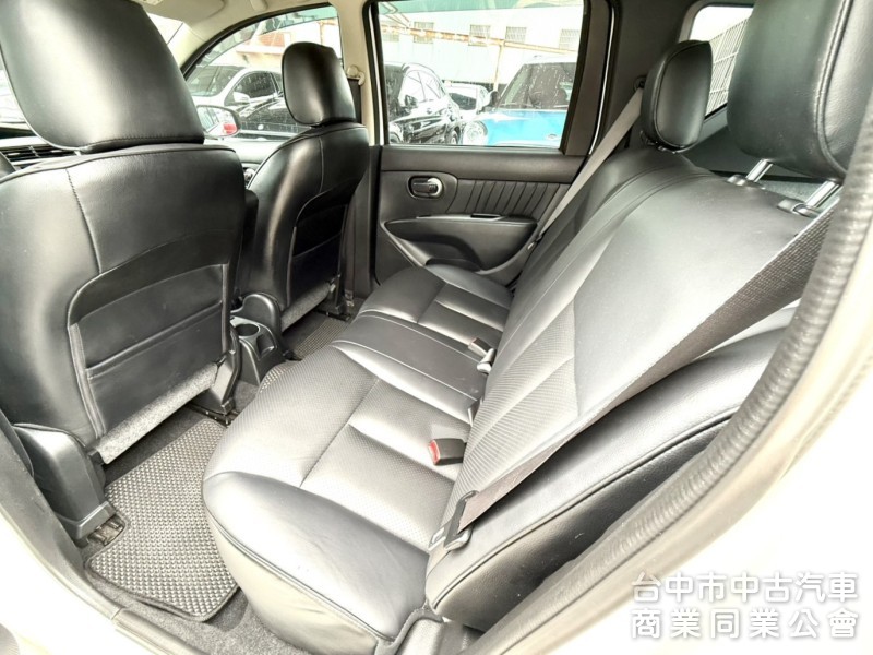 2018年 Nissan Livina 1.6 豪華版 恆溫 原廠影音 車頂行李架 舒適大空間 市場熱銷五門掀背小休旅