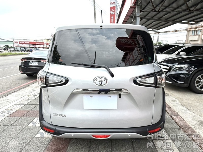 2022年 Toyota Sienta 5人座 1.8 豪華+版 原鈑件 I-Key 恆溫 電動側滑門 國產跨界休旅車