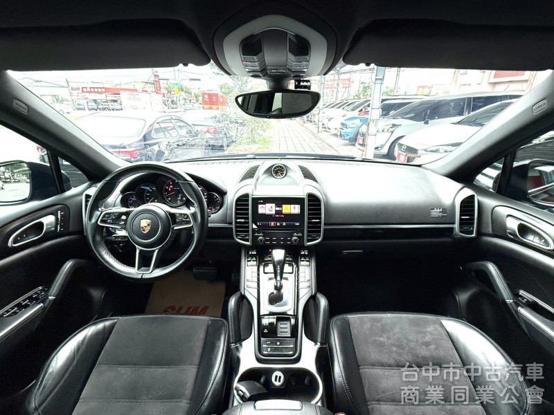 2017年式 Porsche Cayenne 3.6 白金限定版 總代理 原鈑件 個人化精裝選配 強悍的性能 暢快隨行