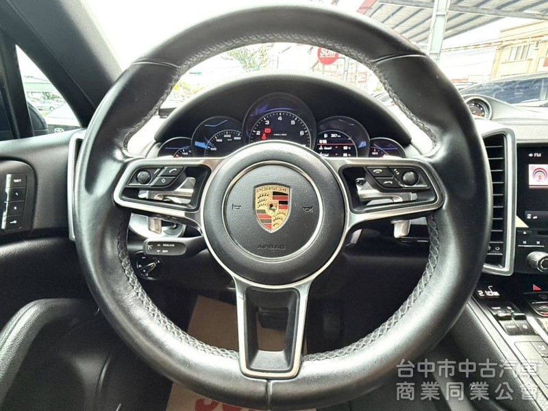 2017年式 Porsche Cayenne 3.6 白金限定版 總代理 原鈑件 個人化精裝選配 強悍的性能 暢快隨行