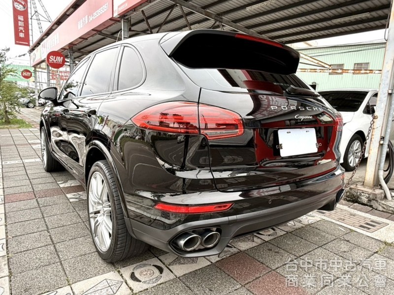 2017年式 Porsche Cayenne 3.6 白金限定版 總代理 原鈑件 個人化精裝選配 強悍的性能 暢快隨行