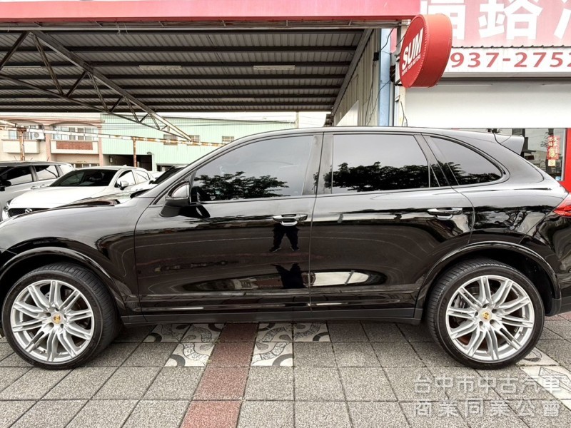 2017年式 Porsche Cayenne 3.6 白金限定版 總代理 原鈑件 個人化精裝選配 強悍的性能 暢快隨行