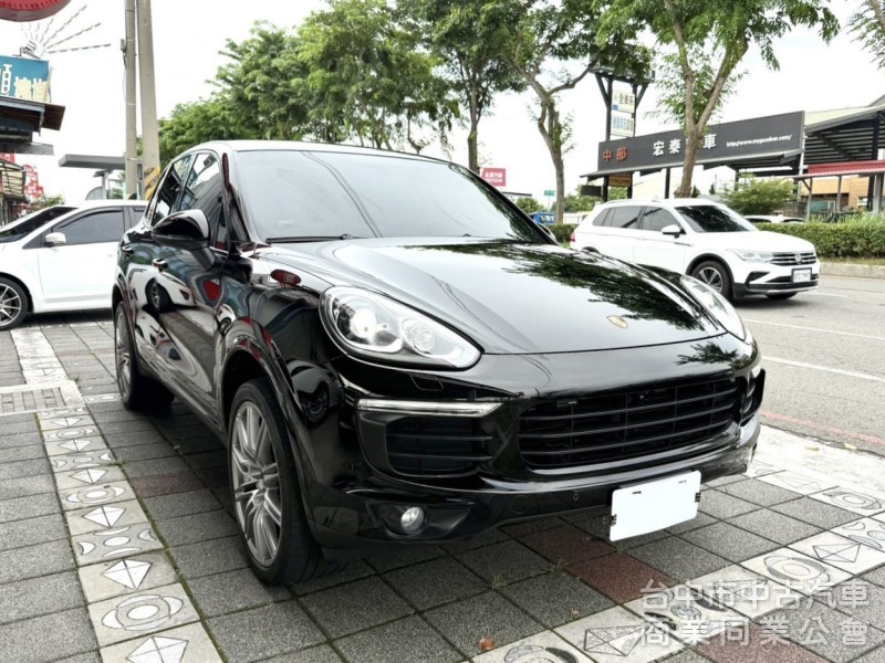 2017年式 Porsche Cayenne 3.6 白金限定版 總代理 原鈑件 個人化精裝選配 強悍的性能 暢快隨行