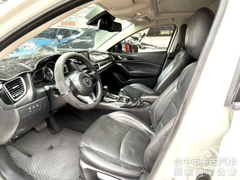 2016年式 Mazda 3 5D 頂級型 2.0 原鈑件 電動天窗 恆溫 換檔撥片 日本原裝進口 帥氣代步車首選
